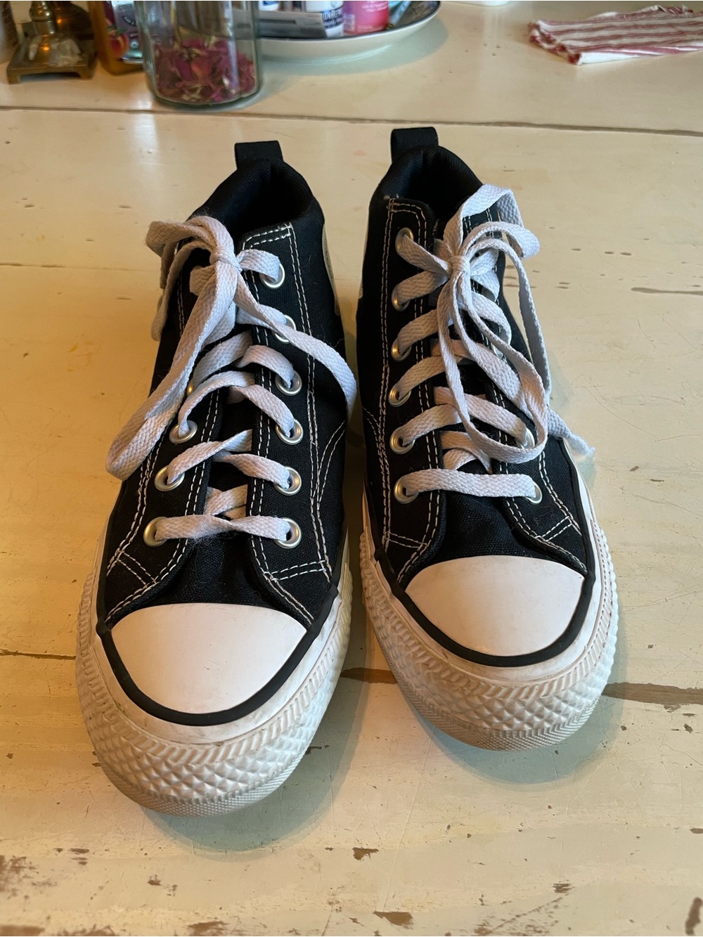 Converse mid tops, size 6y